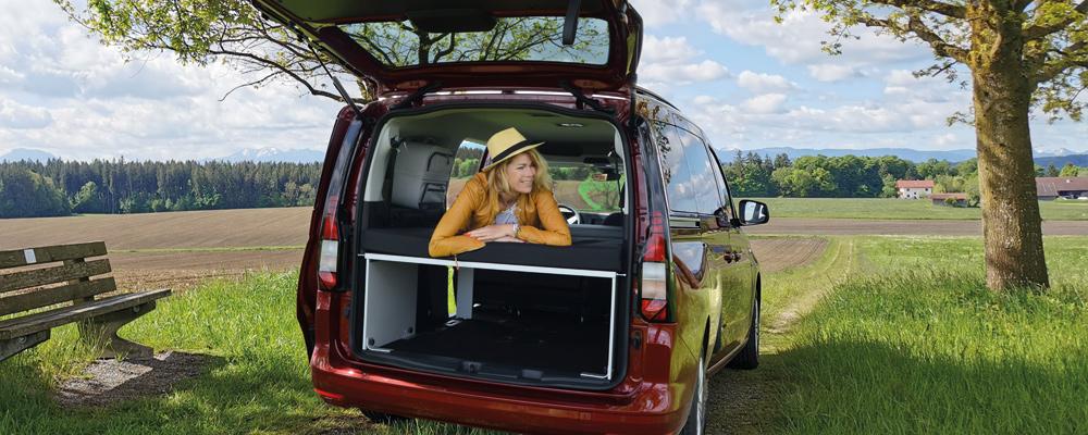 OutdoorLivingBettcaddy5Maxi Schlafsystem & Heckküche, VW Caddy 5 Maxi / Ford Grand Tourneo Connect III – Bild 1